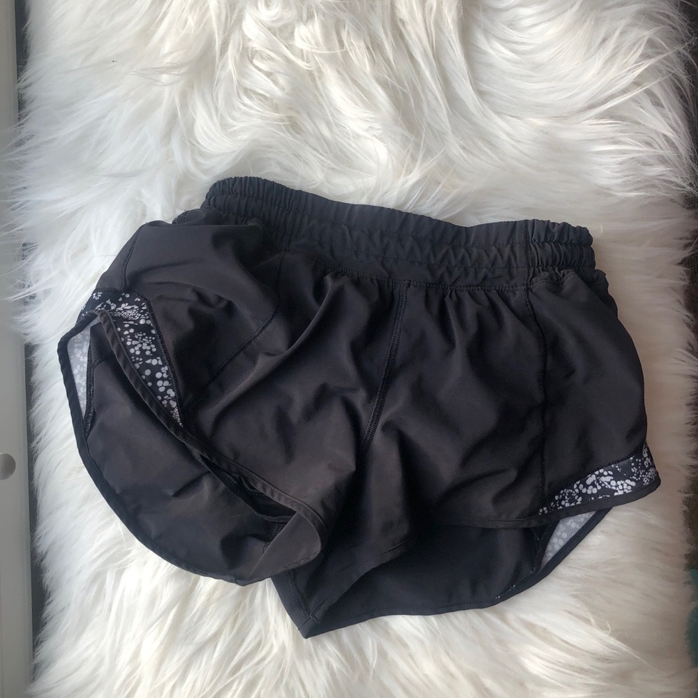 Lululemon Hotty Hot short 2.5 inch